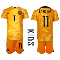 Fotballdrakt Barn Nederland Steven Berghuis #11 Hjemmedraktsett VM 2022 Kortermet (+ Korte bukser)